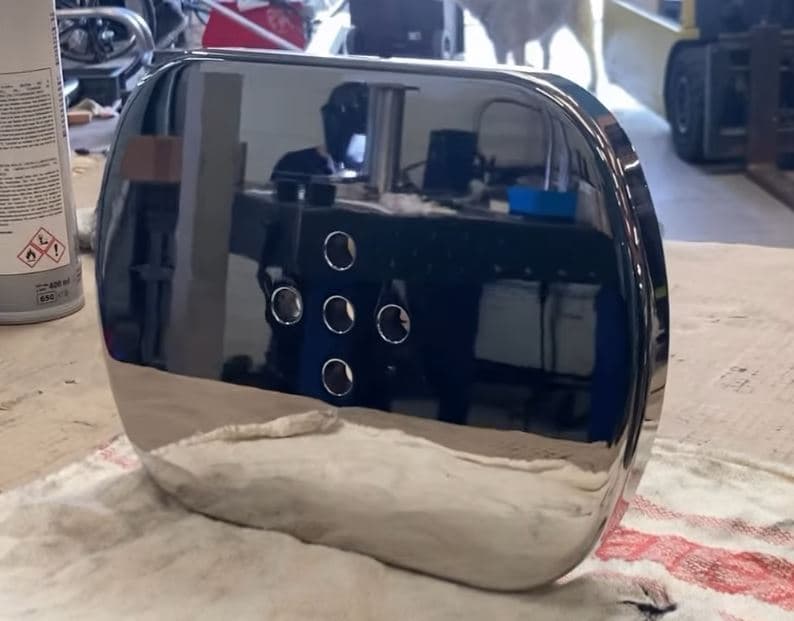 Pièce en inox polie miroir après finition